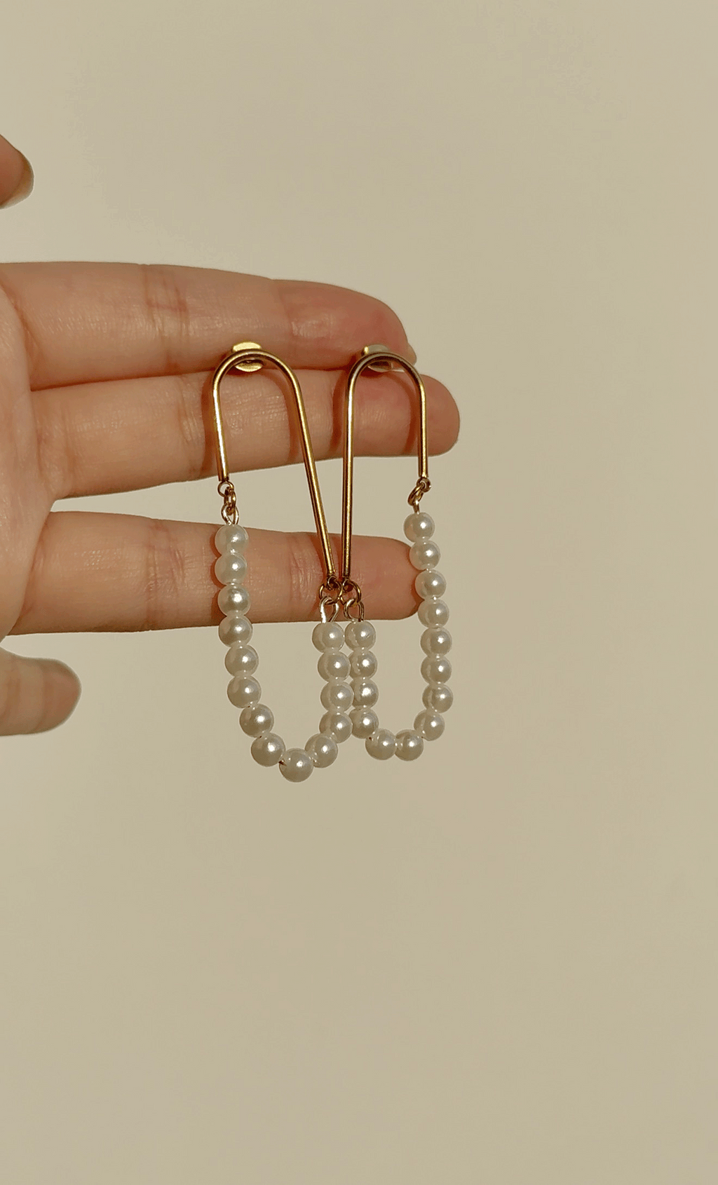 Amouré Earrings