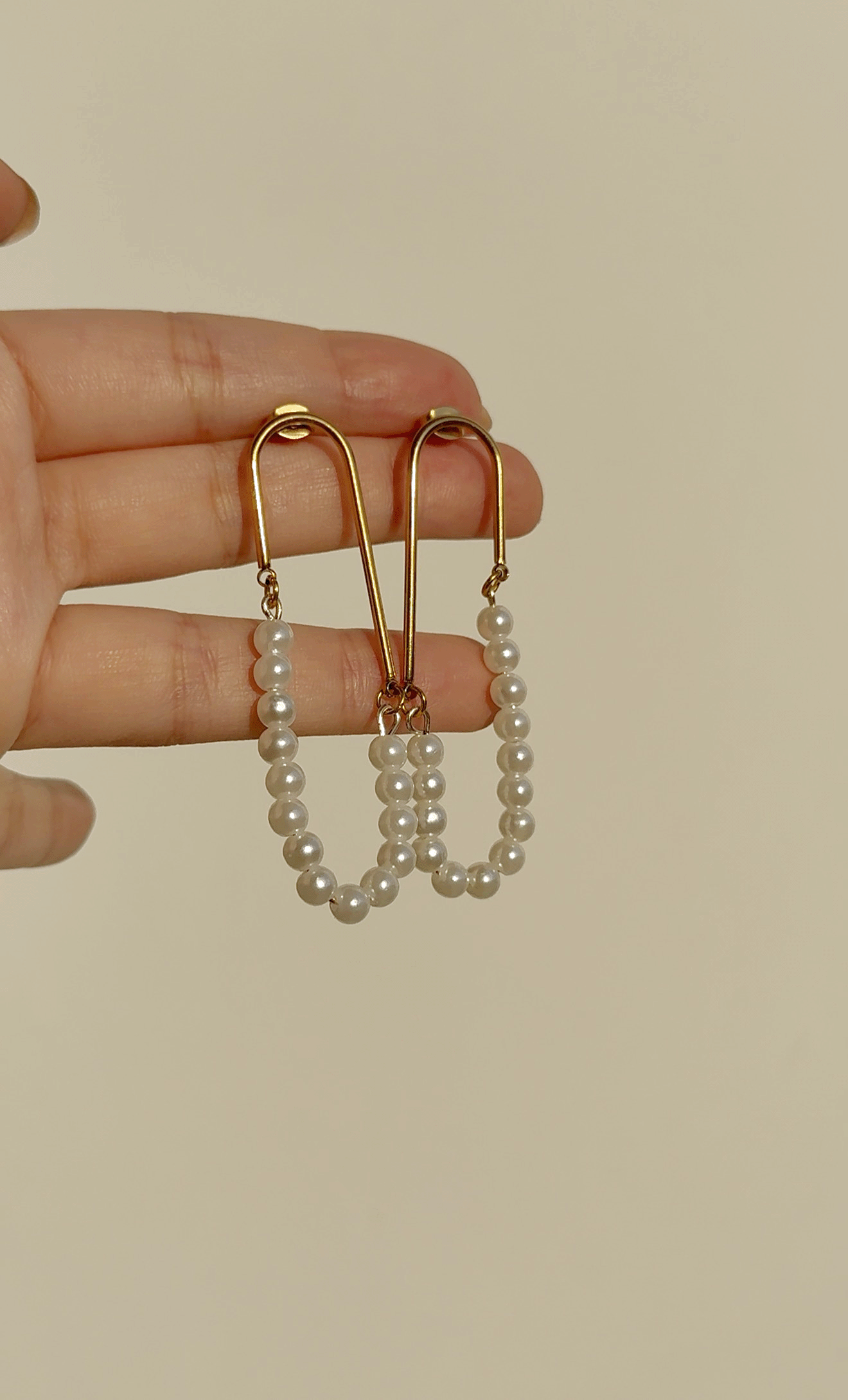 Amouré Earrings